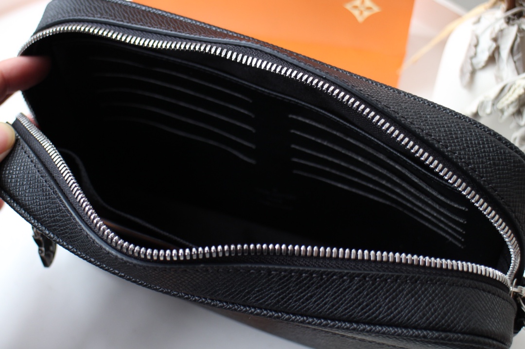 Replica Louis Vuitton Pochette Kasai M30441