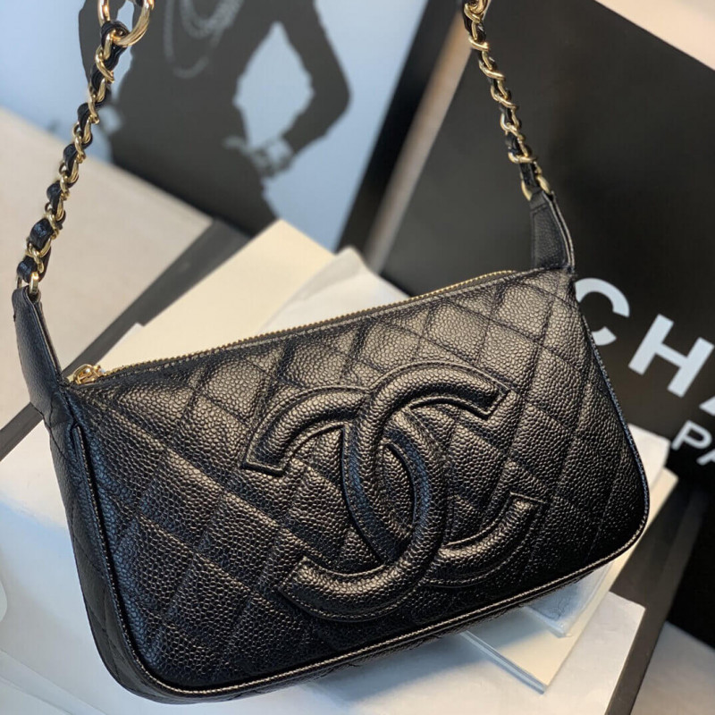 Replica Chanel Grained Leather Hobo Bag B01960