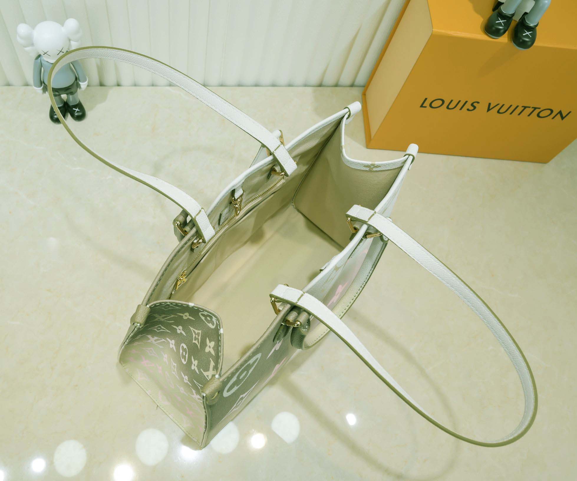 Replica Louis Vuitton Onthego Mm/Gm Tote Bag