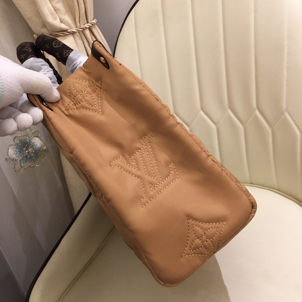 Replica Louis Vuitton Onthego Gm Tote Bag- Beige