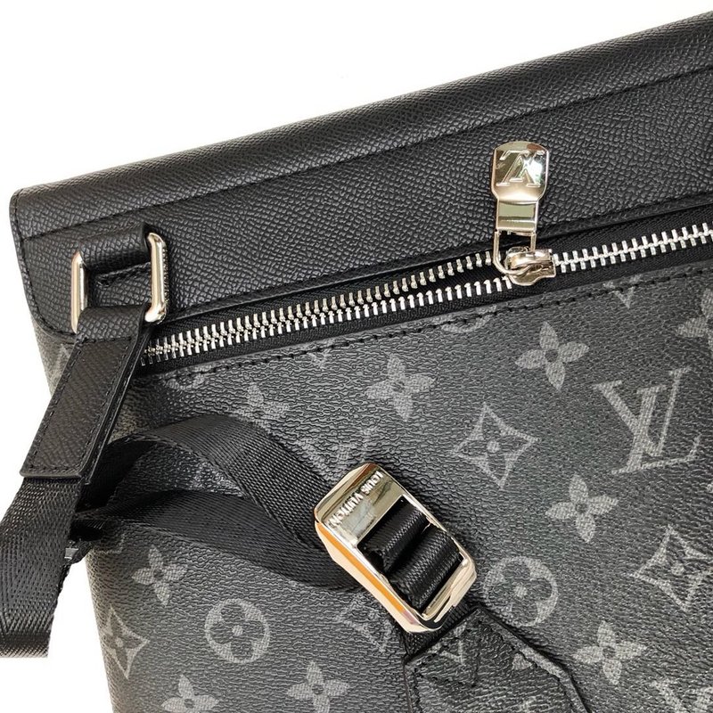 Replica Louis Vuitton Outdoor Flap Messenger M30413
