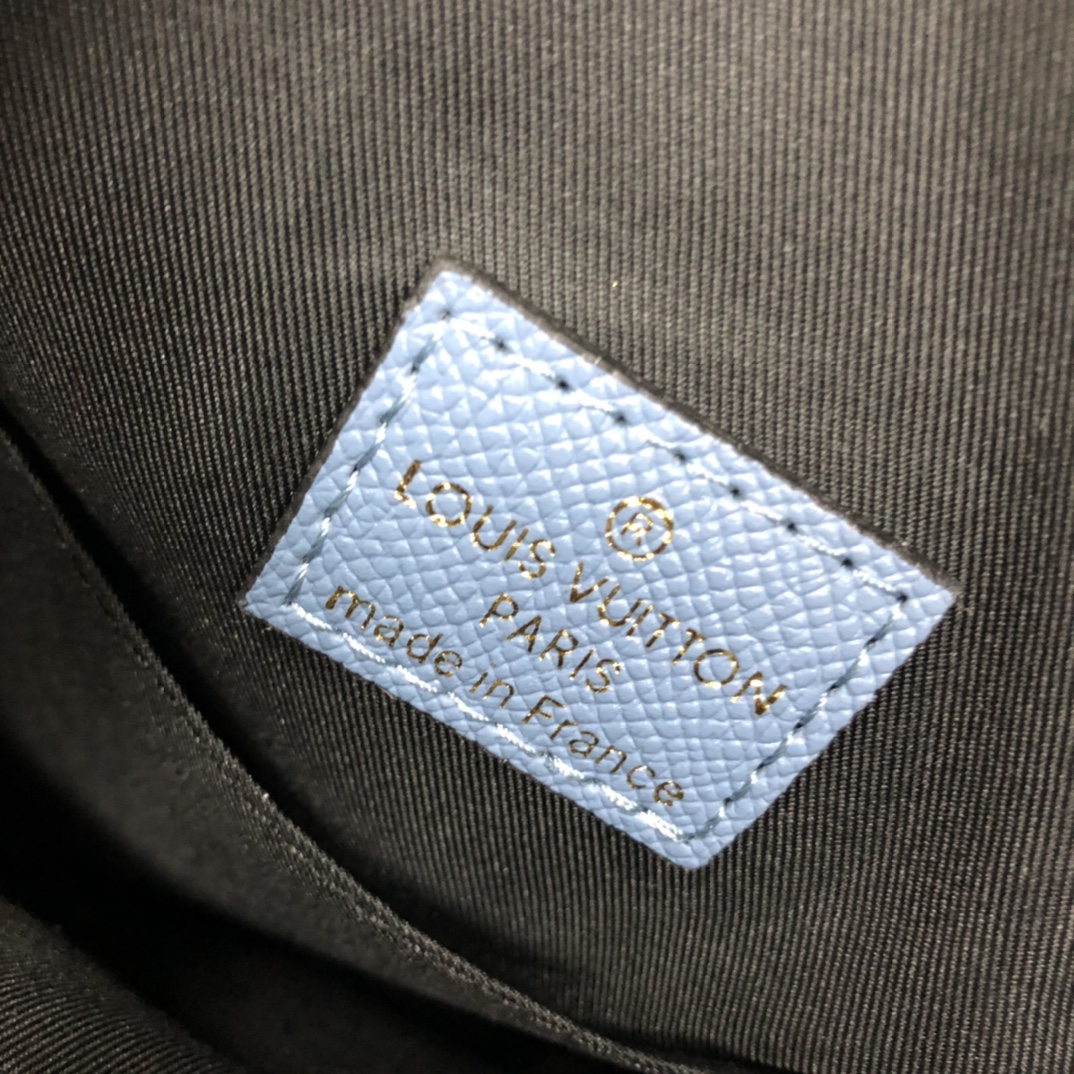 Replica Louis Vuitton Avenue Sling Bag M30443