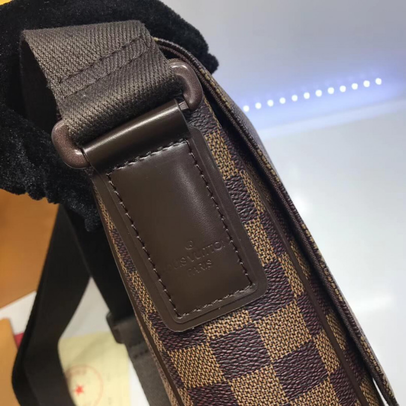 Replica Louis Vuitton Damier Ebene Canvas District Pm N41212
