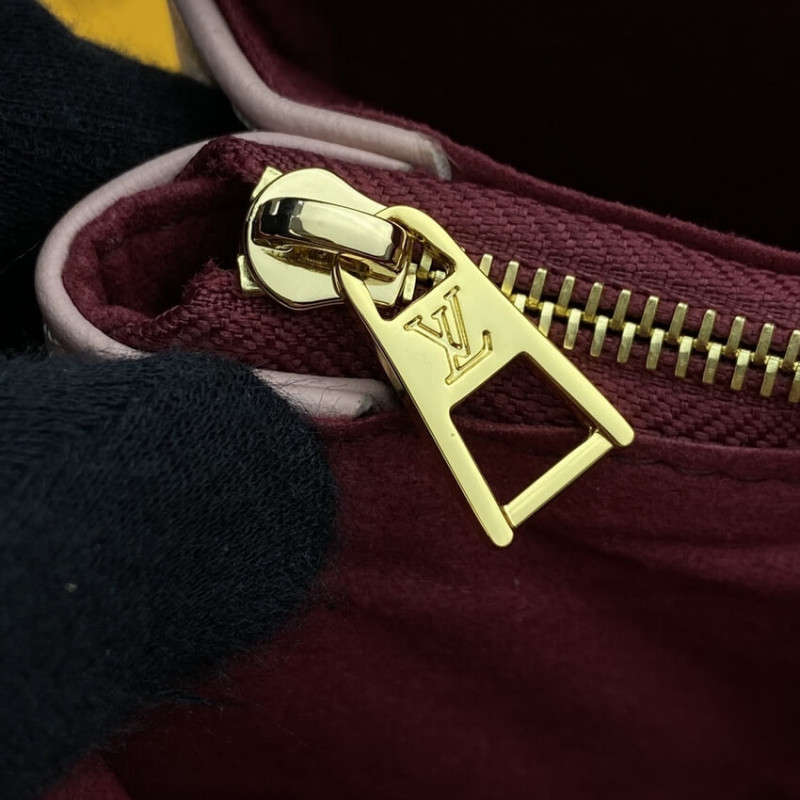 Replica Louis Vuitton Coussin Pm M59276 Pink