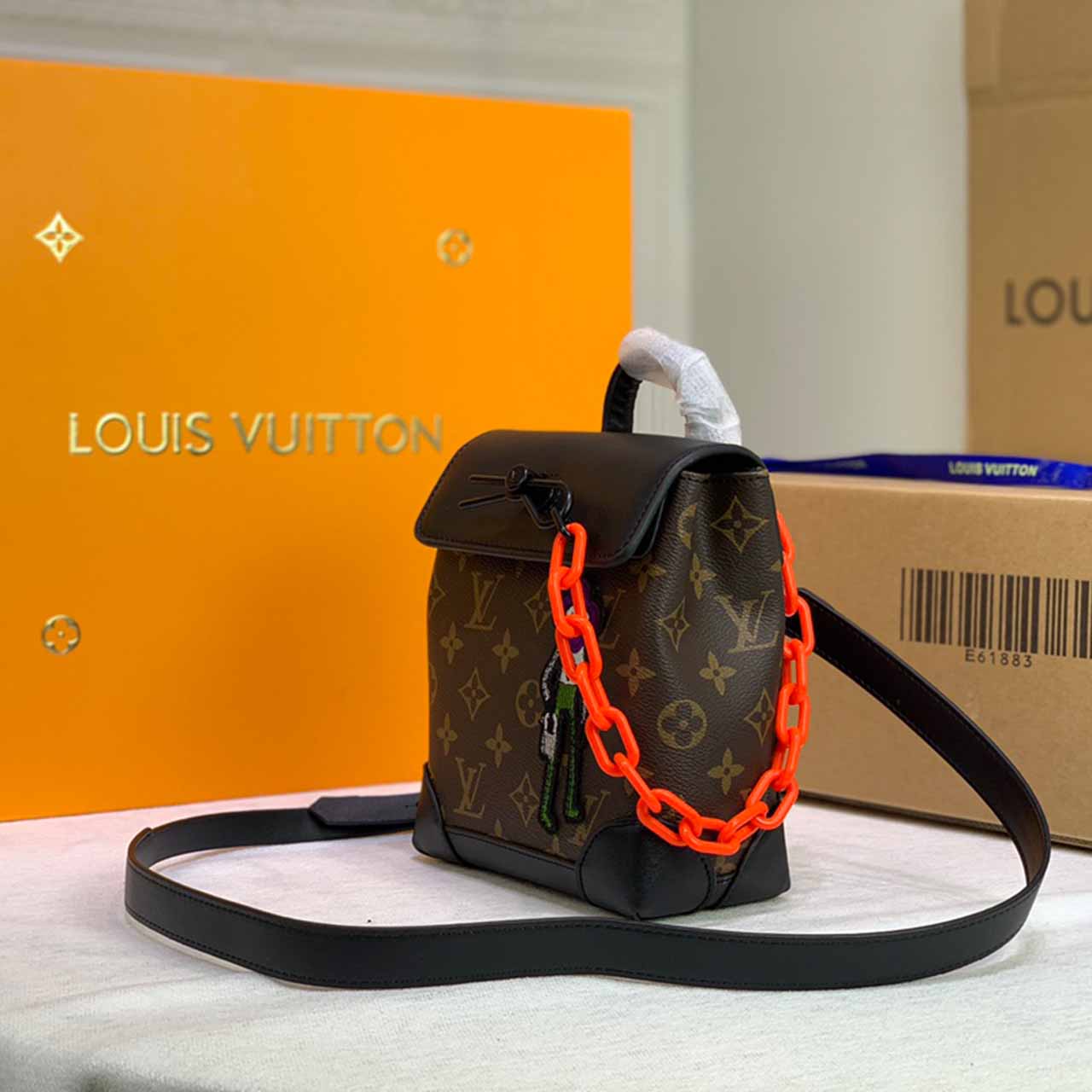 Replica Louis Vuitton Zoooom With Friends M50991