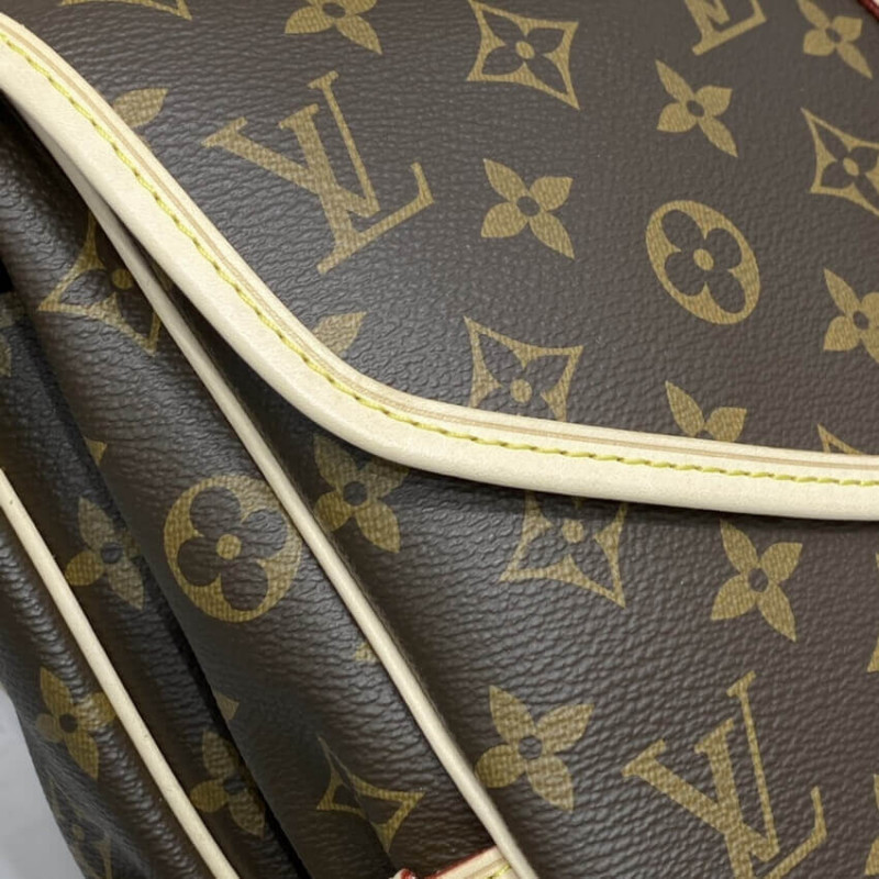 Replica Louis Vuitton Monogram Canvas Saumur Mm M40710