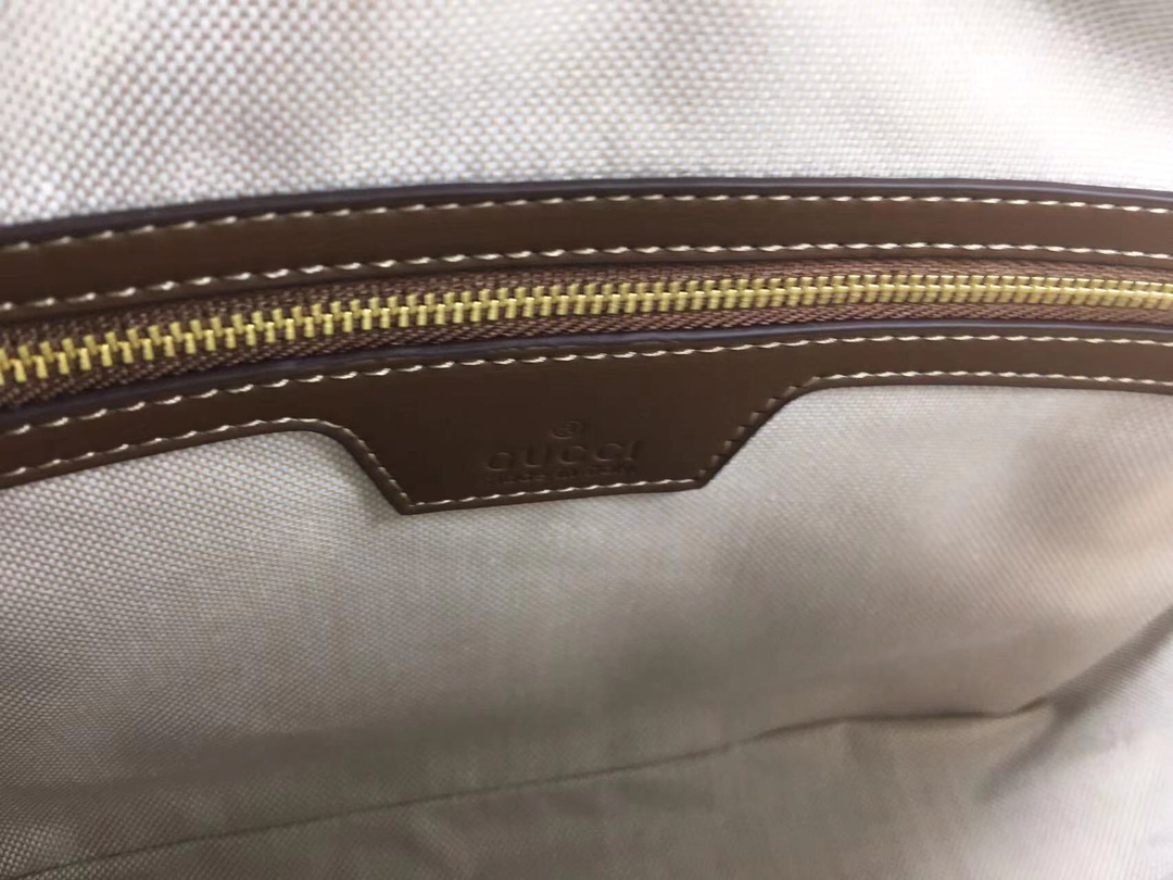 Replica Gucci Messenger Bag With Interlocking G 675891
