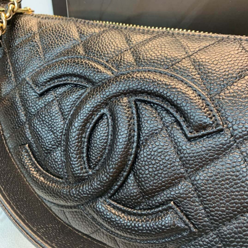 Replica Chanel Grained Leather Hobo Bag B01960