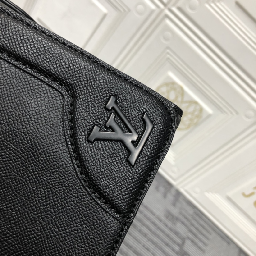 Replica Louis Vuitton New Flap Messenger M30813