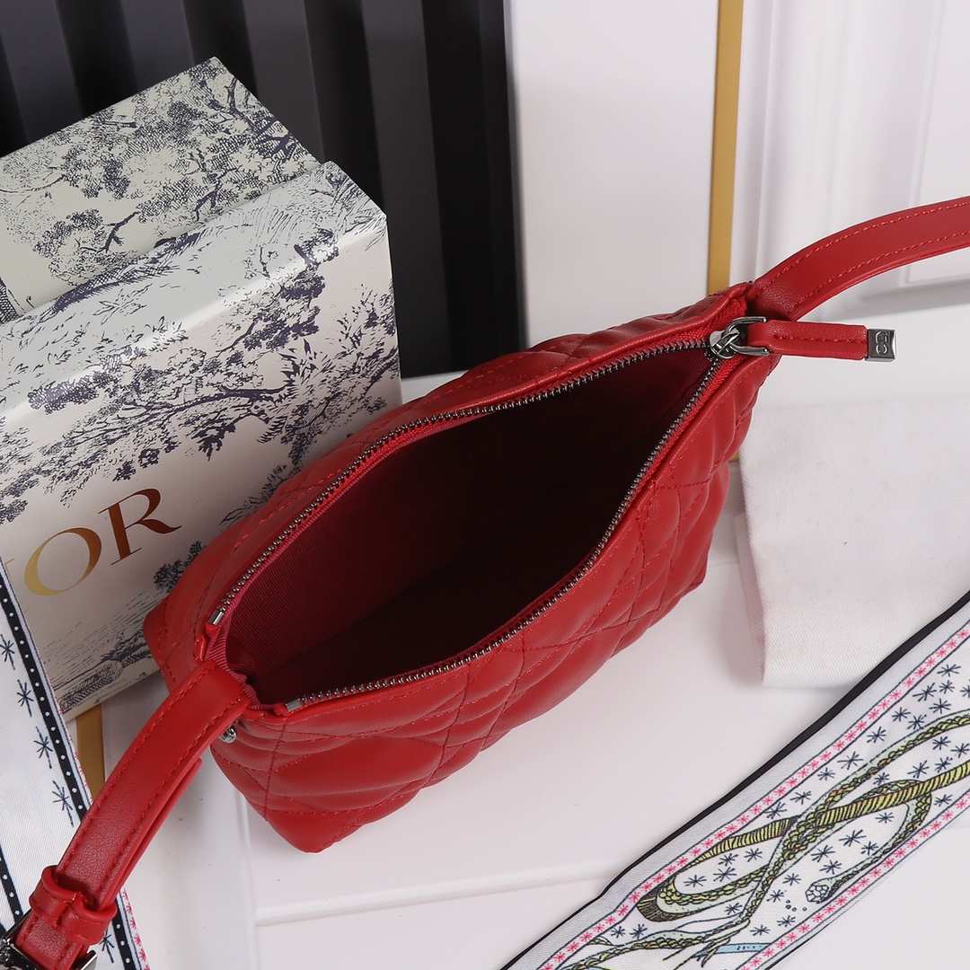 Replica Dior Small Drtravel Nomad Pouch