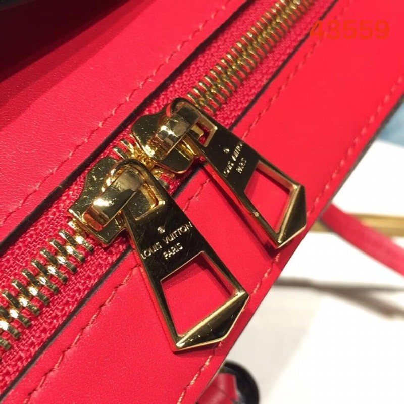 Replica Louis Vuitton Monogram Canvas Saintonge M43559