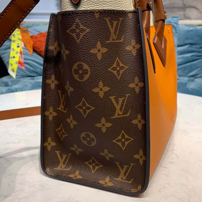 Replica Louis Vuitton On My Side M56077