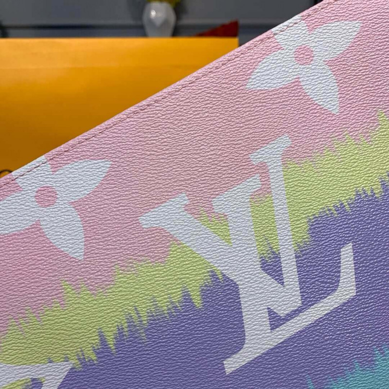 Replica Lv Escale Poche Toilette 26 M69136 M69137