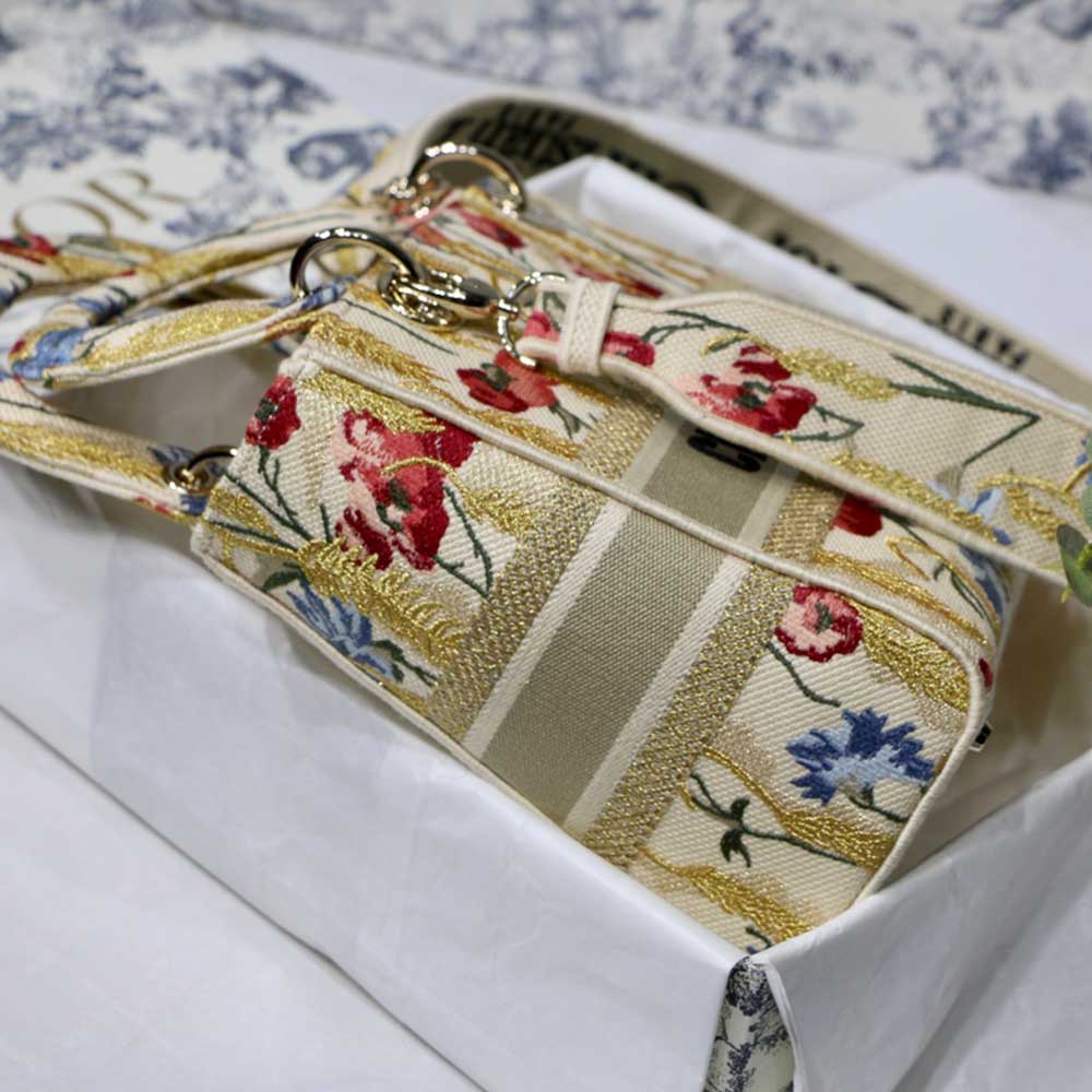 Replica Dior Aaa-Flowers Medium Lady D-Lite Bag M0565/Embroidery