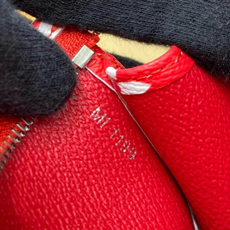 Replica Louis Vuitton Lv Escale Toiletry Pouch 26 M69138 Red