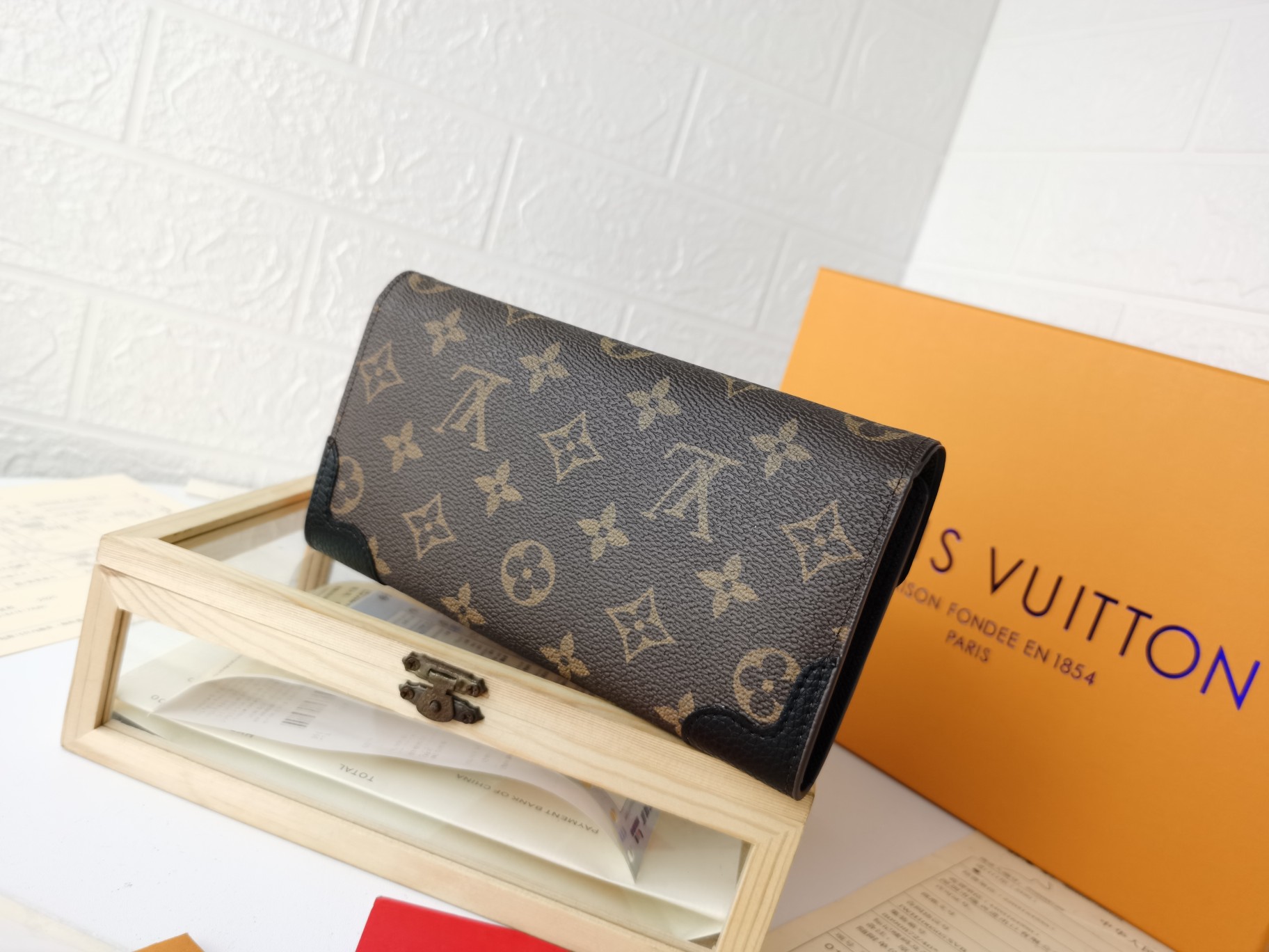 Replica Louis Vuitton Sarah Wallet Retiro Long Wallet