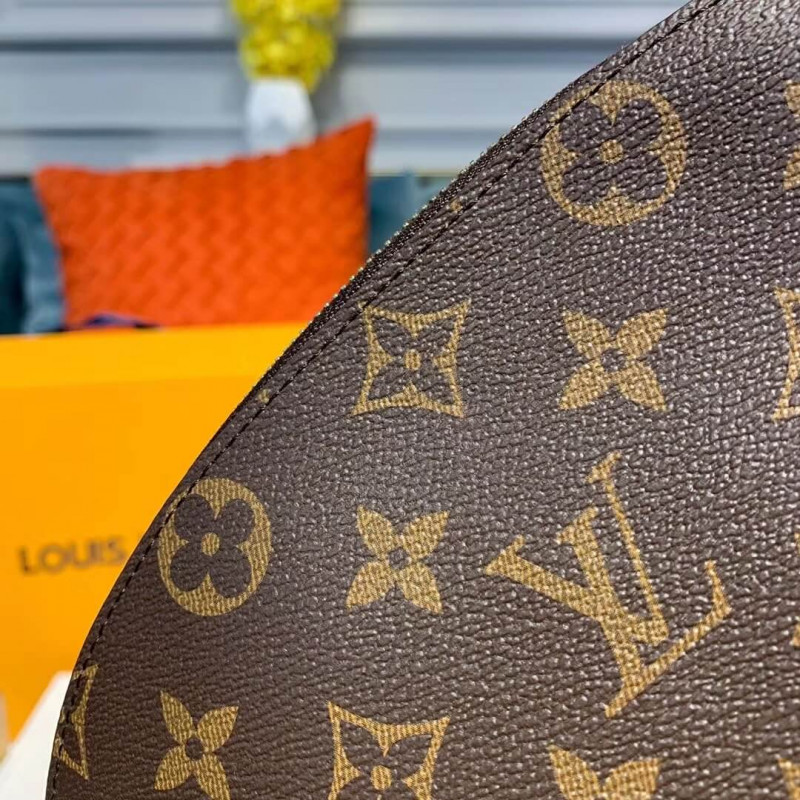 Replica Louis Vuitton Monogram Canvas Cosmetic Pouch Gm M47353