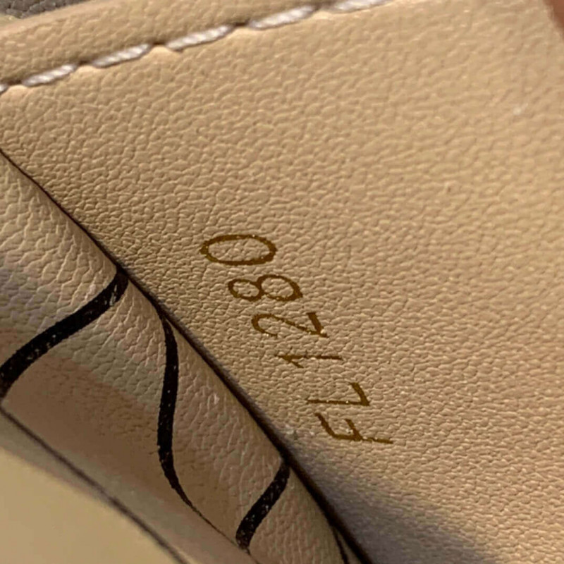 Replica Louis Vuitton Vertical Trunk Pochette M63913