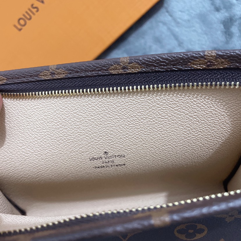 Replica Louis Vuitton Classic Monogram Pouch K01
