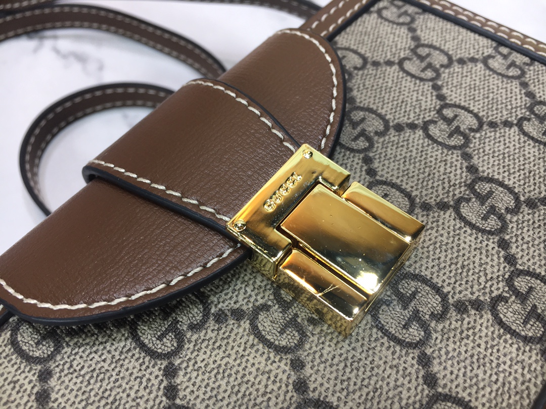 Replica Gucci Mini Bag With Clasp Closure