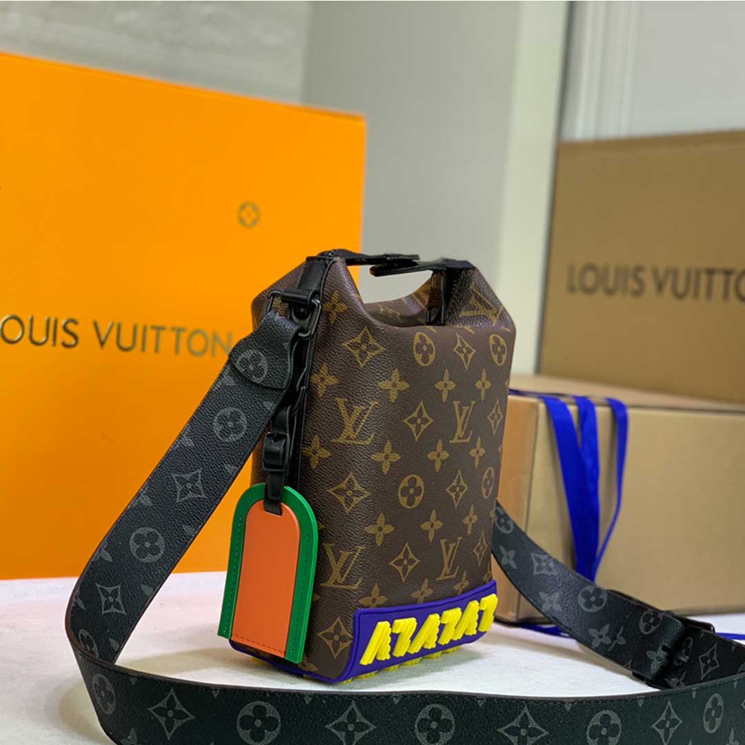 Replica Louis Vuitton Rubber Collection-Cruiser Messenger M57966