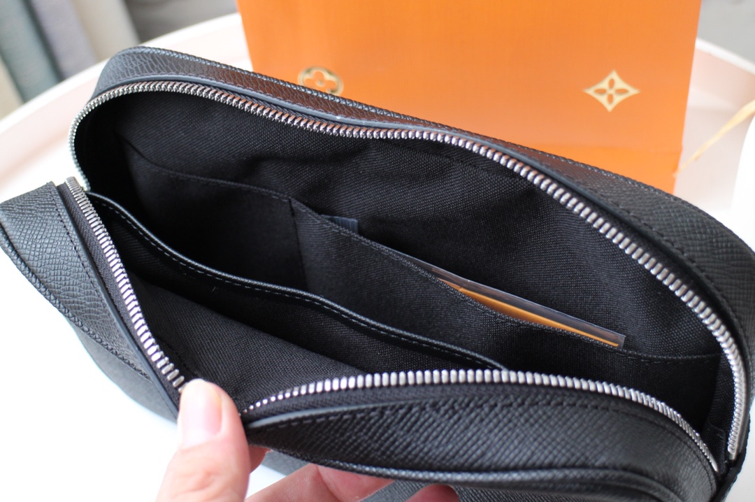 Replica Louis Vuitton Pochette Kasai M30441