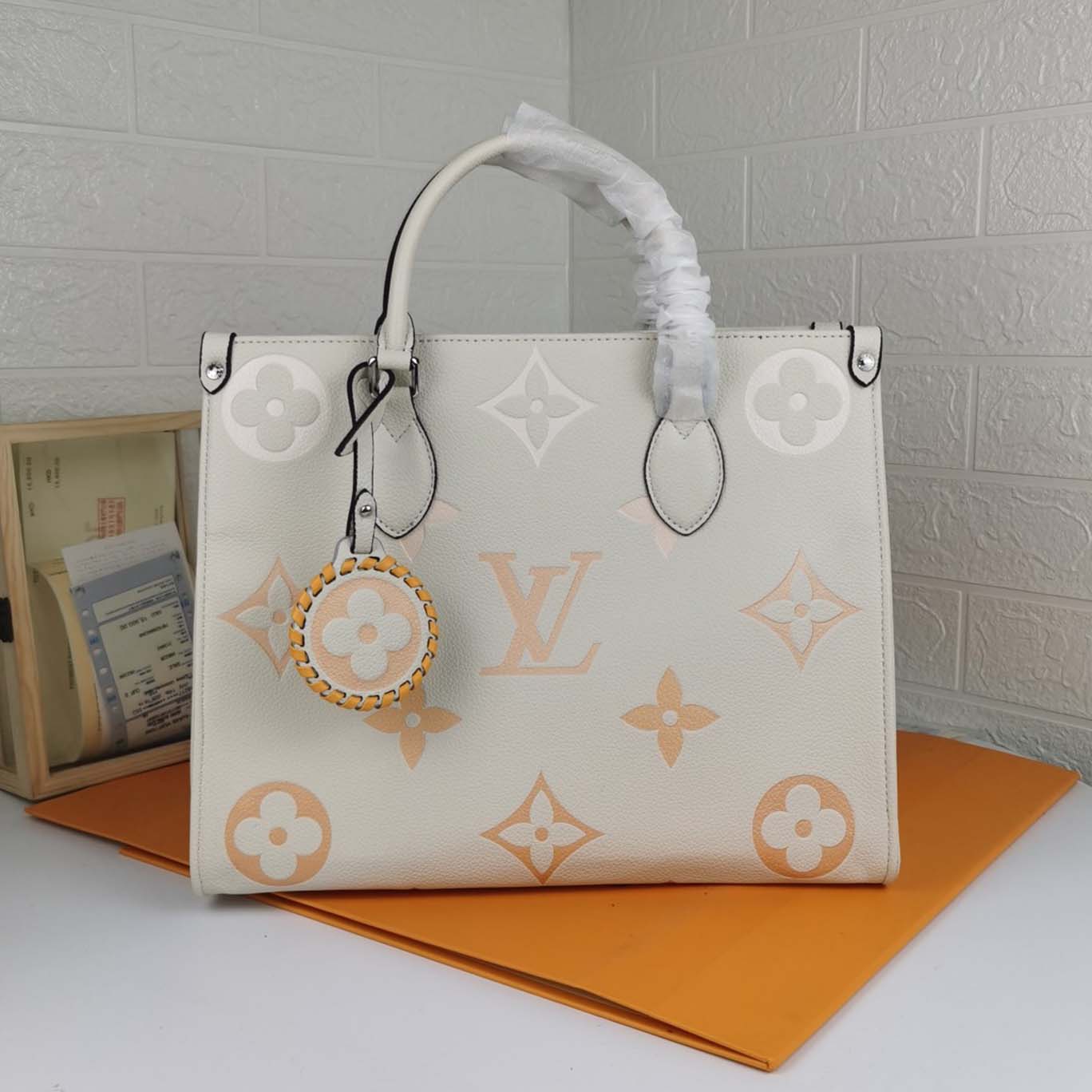 Replica Louis Vuitton By The Pool-Onthego Mm Blue/Beige/Pink