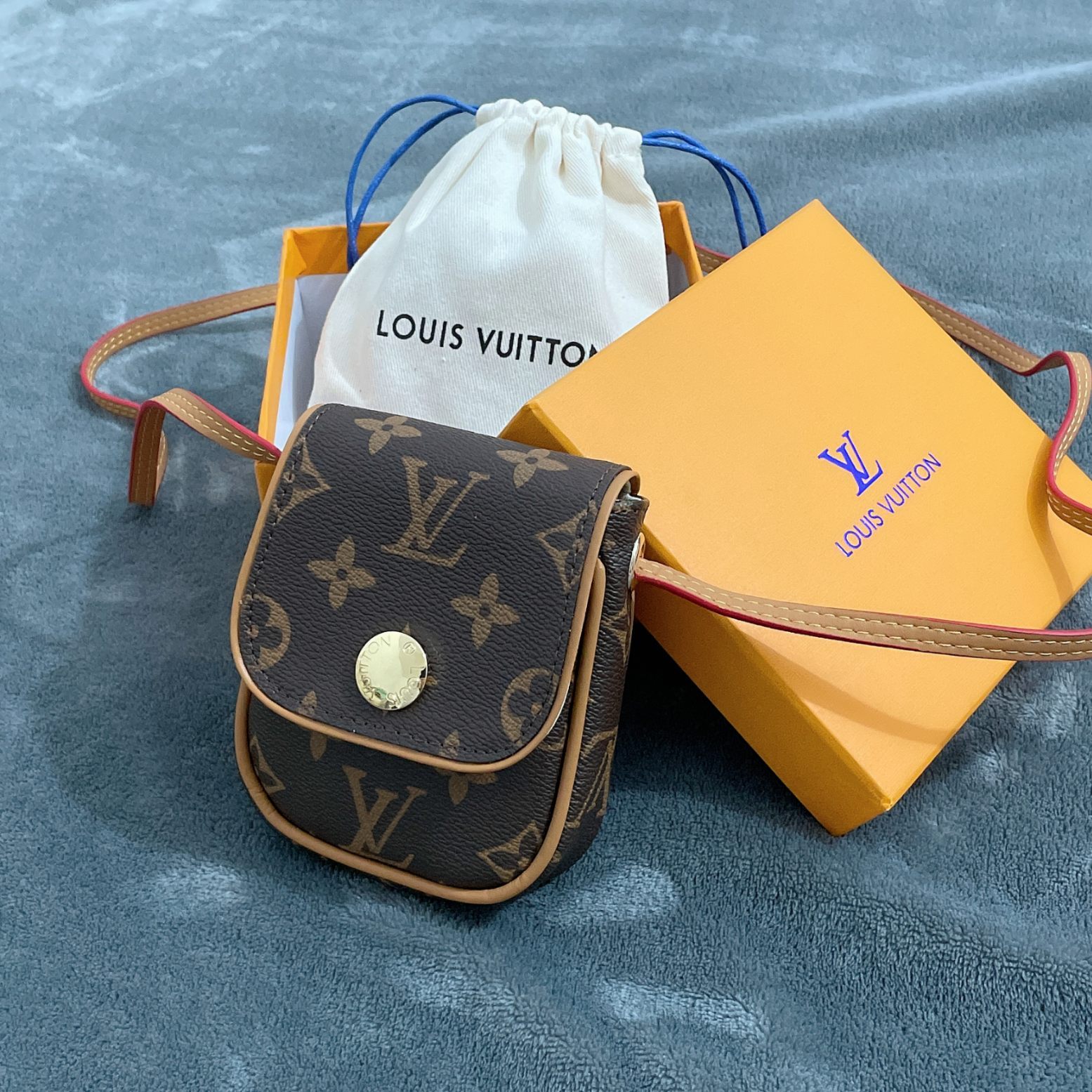 Replica Louis Vuitton Classic Monogram Waist Bag L06