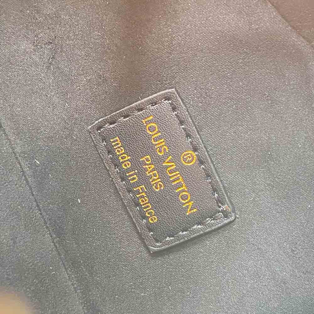 Replica Louis Vuitton Wheel Box M59706