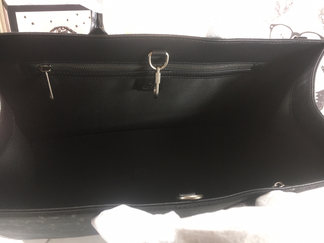 Replica Gucci Off The Grid Tote Bag