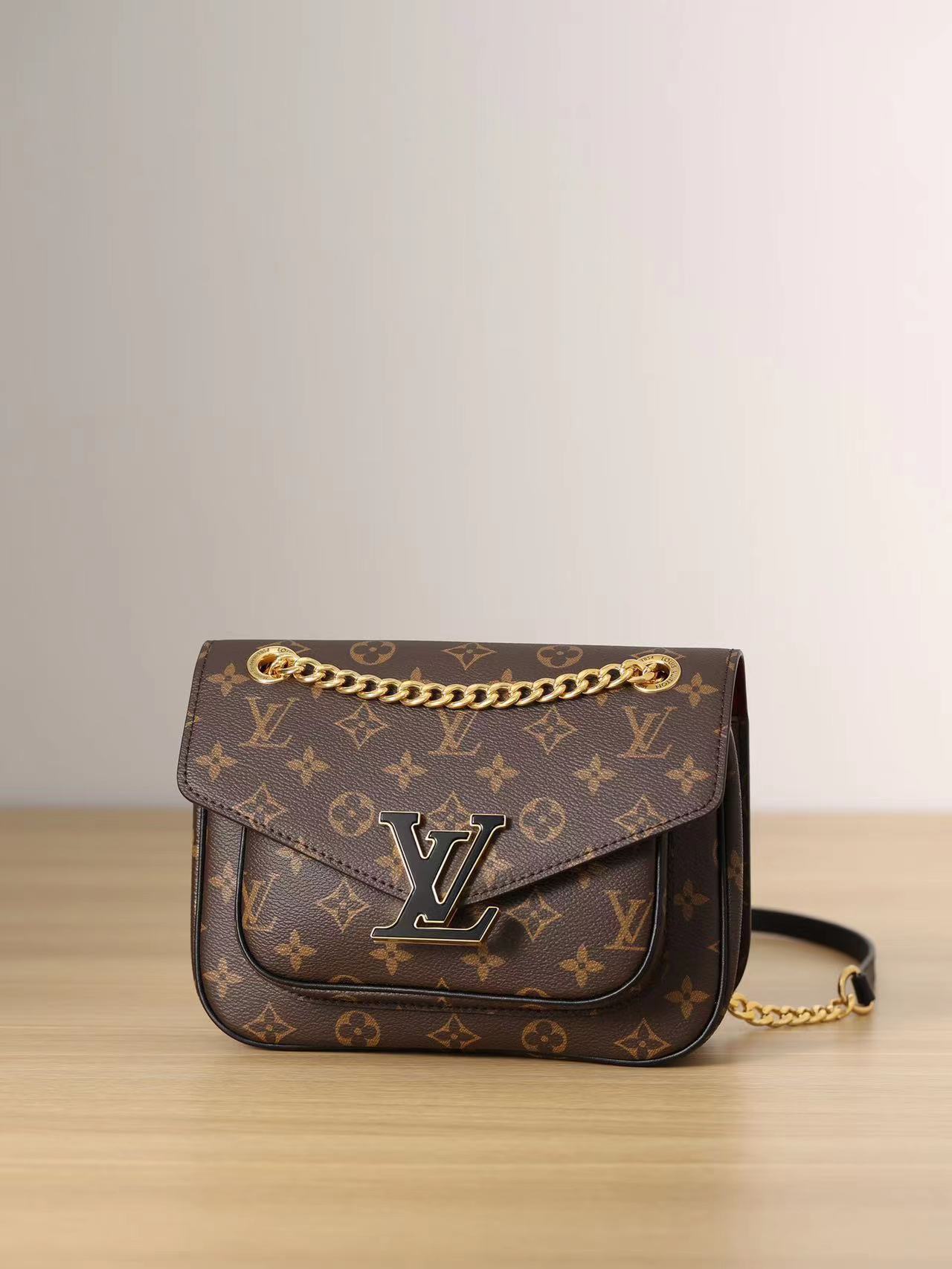 Replica Louis Vuitton Passy Bag M45592