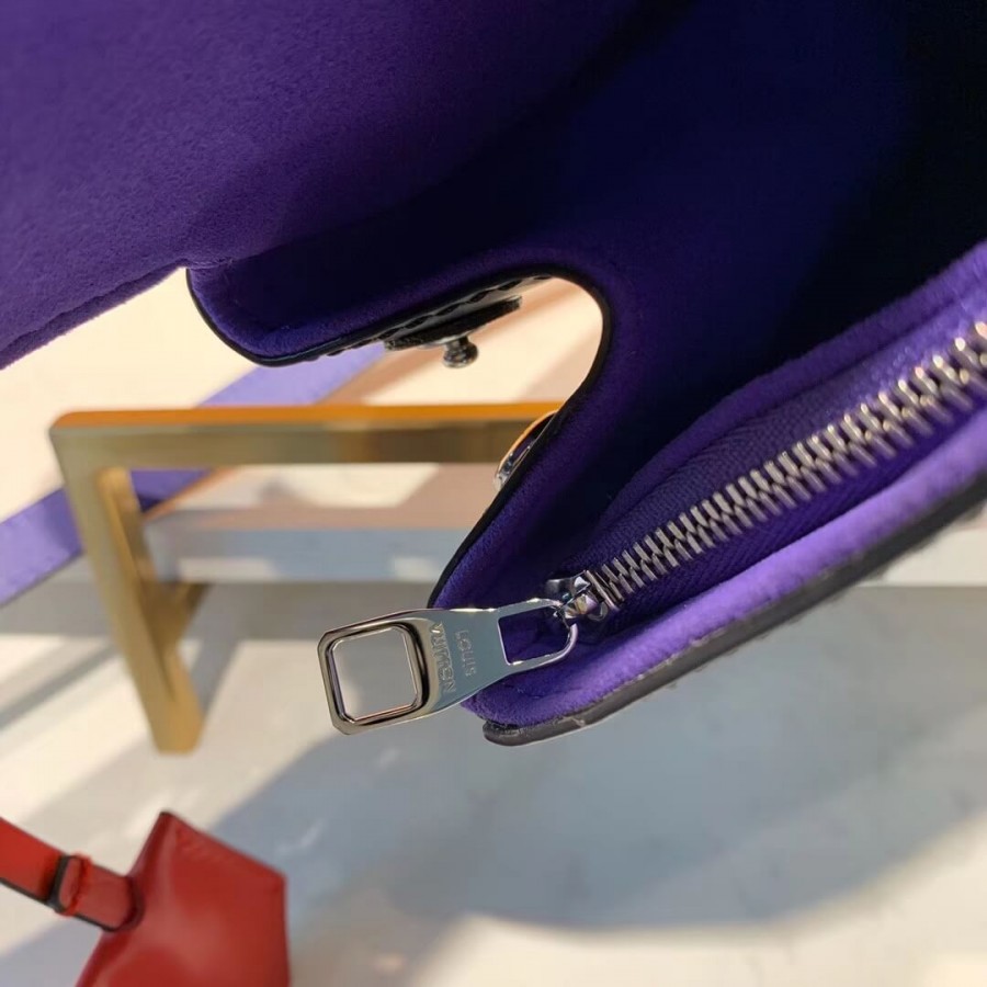 Replica Louis Vuitton Epi Leather Cluny Bb M55215