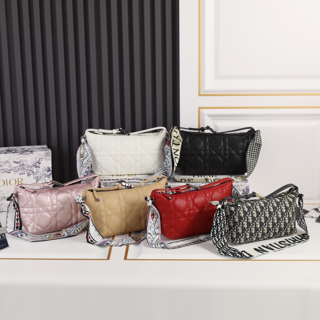 Replica Dior Medium Drtravel Nomad Pouch