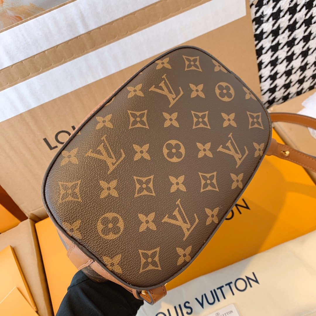 Replica Louis Vuitton Dauphine Backpack Pm M45142