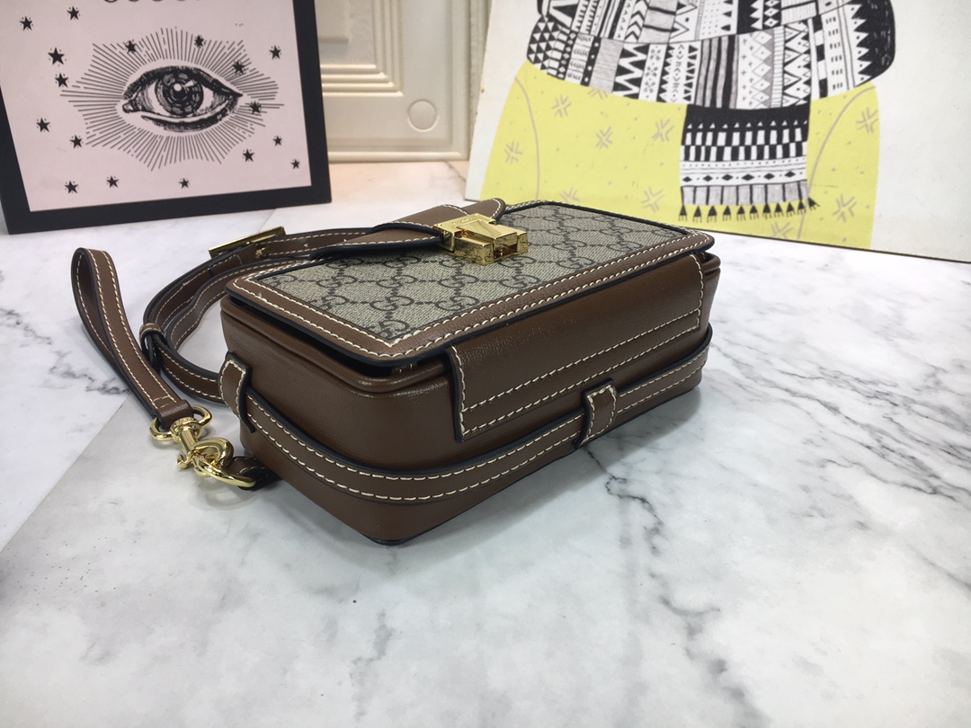 Replica Gucci Mini Bag With Clasp Closure