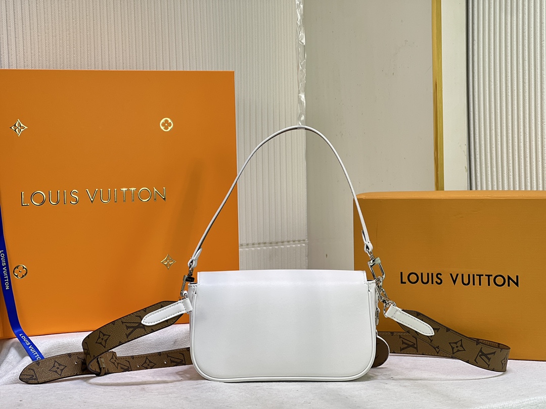 Replica Louis Vuitton Swing Bag