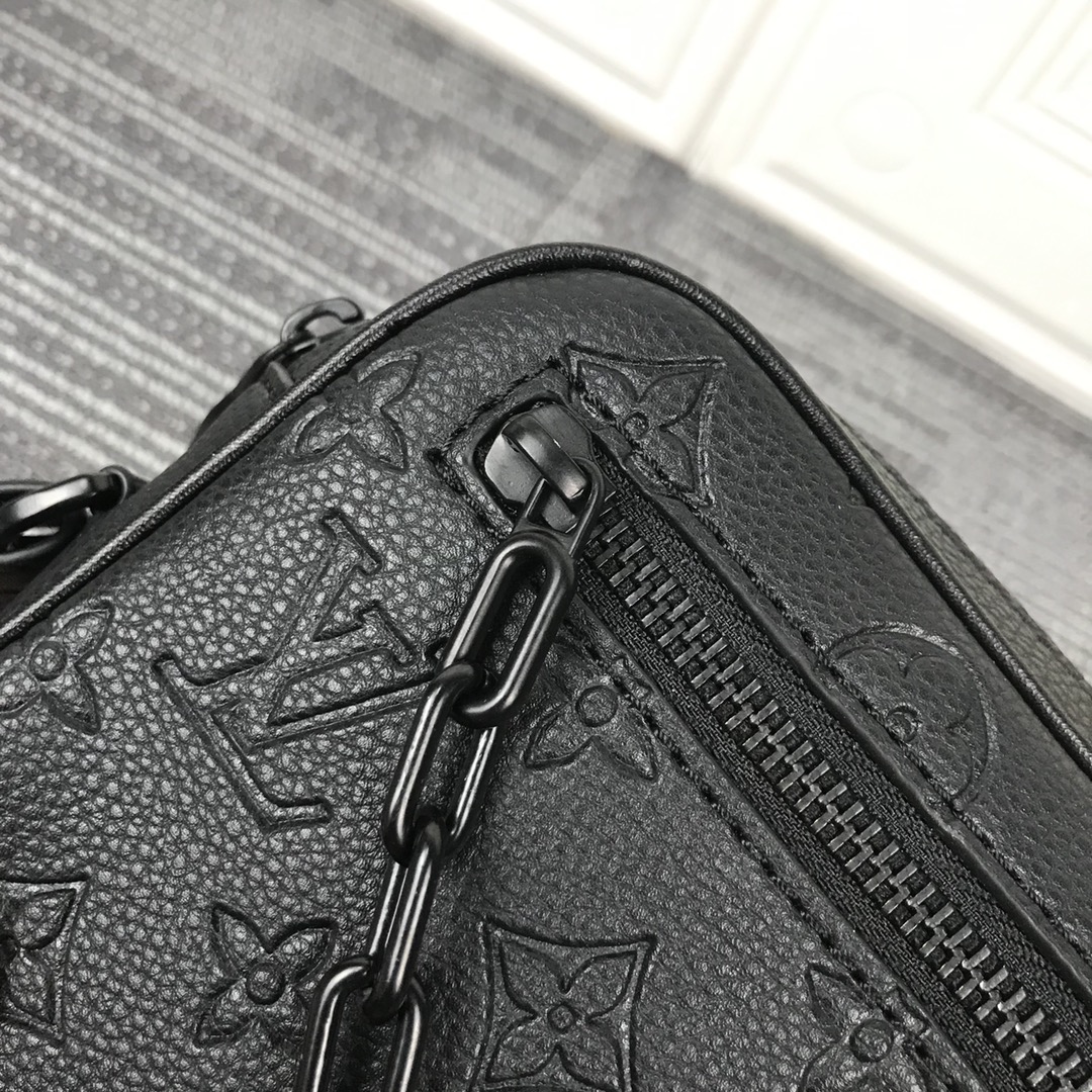 Replica Louis Vuitton Pochette Volga M68321