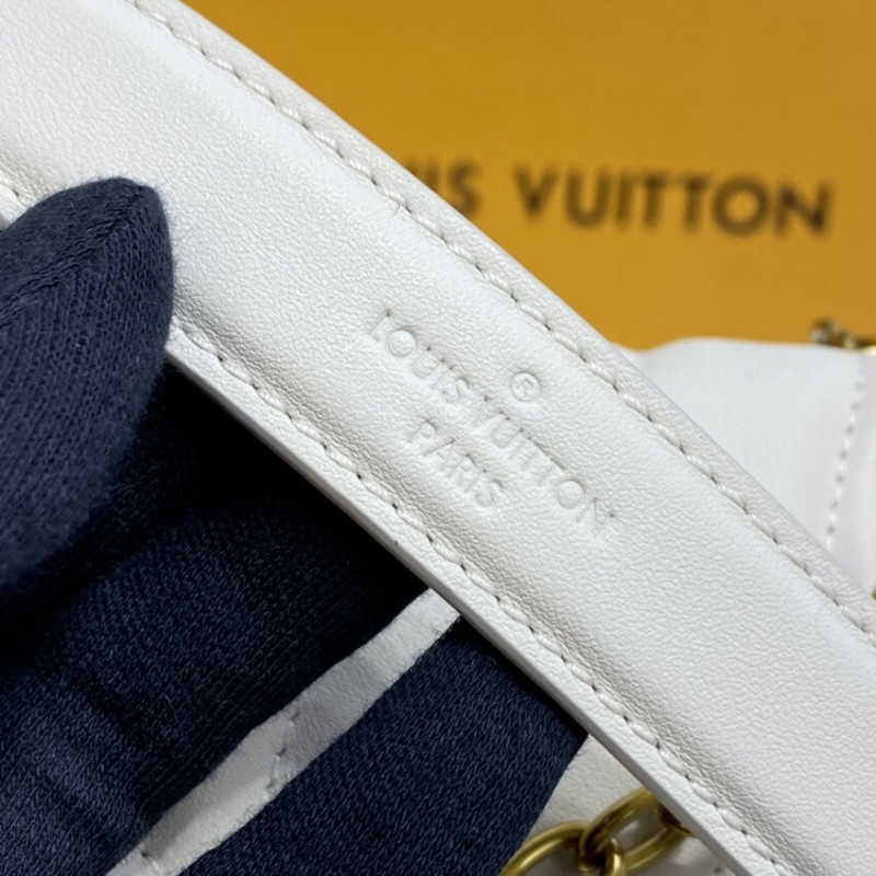 Replica Louis Vuitton New Wave Chain Bag M58549 Ivory