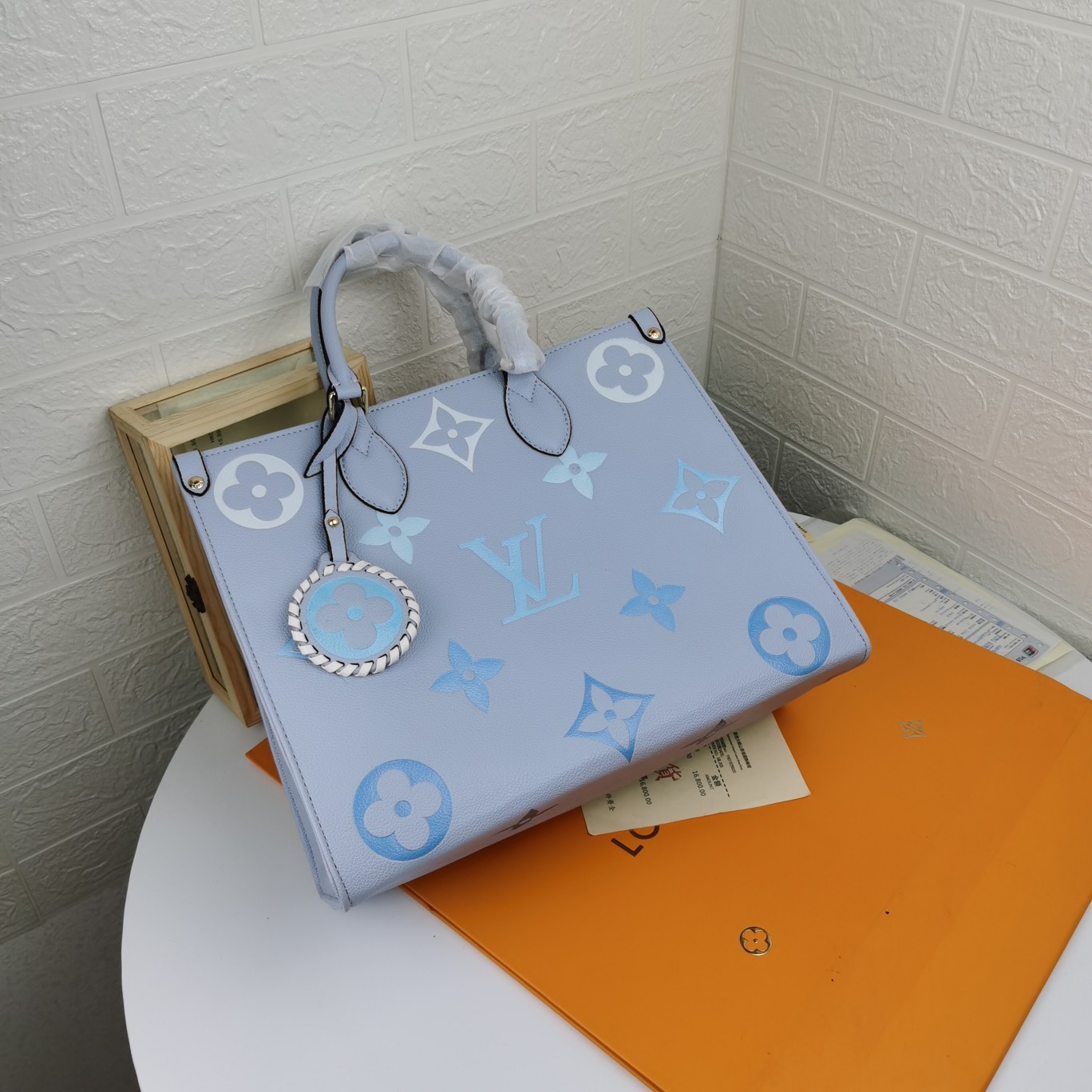 Replica Louis Vuitton By The Pool-Onthego Mm Blue/Beige/Pink