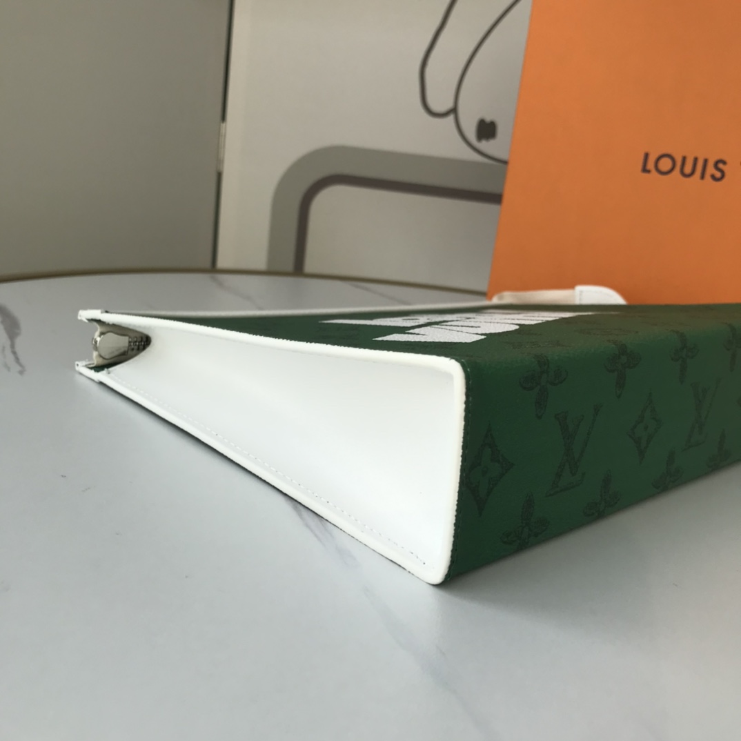 Replica Louis Vuitton Pochette Voyage Mm M30423