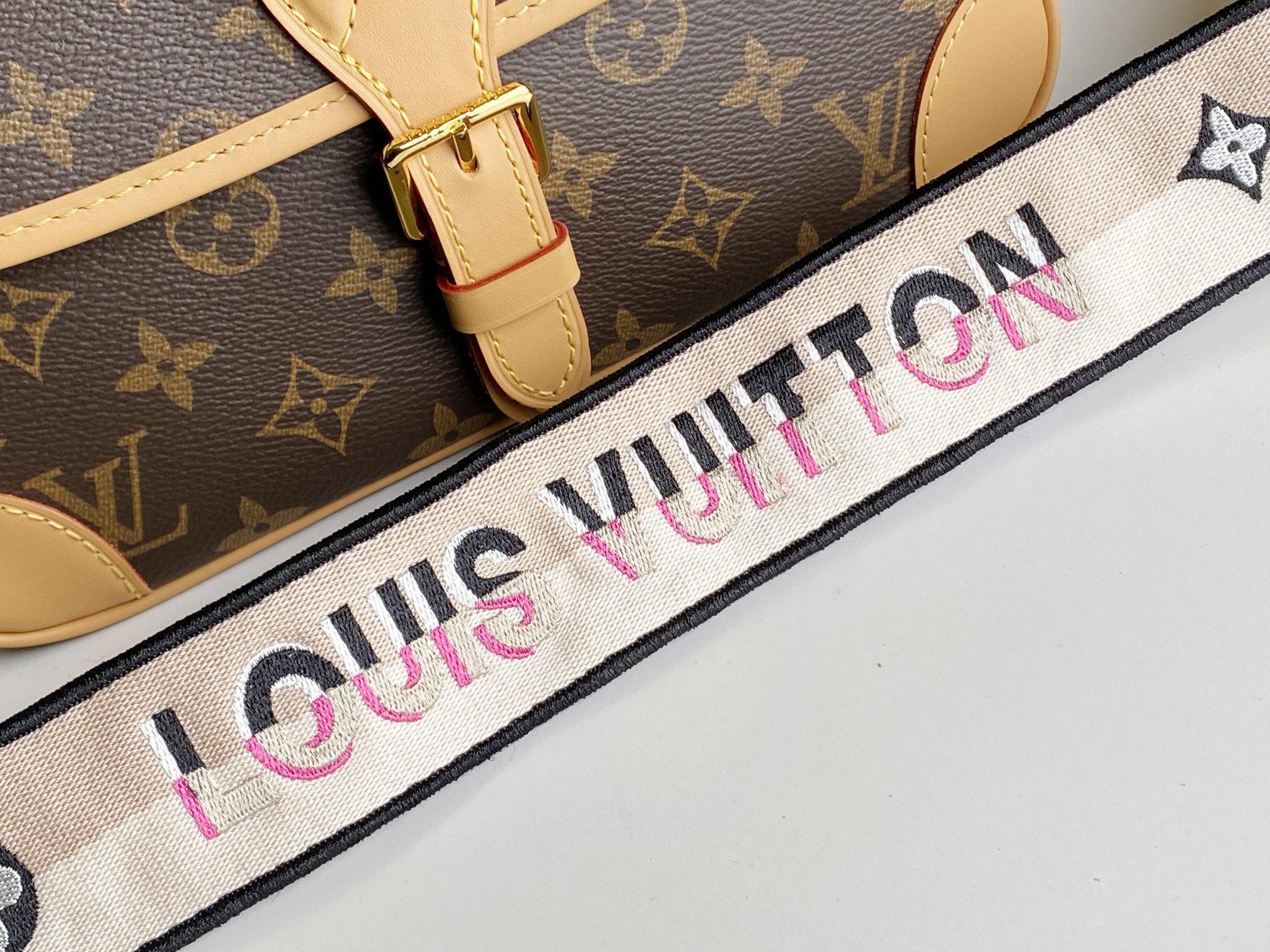Replica Louis Vuitton Diane M45985