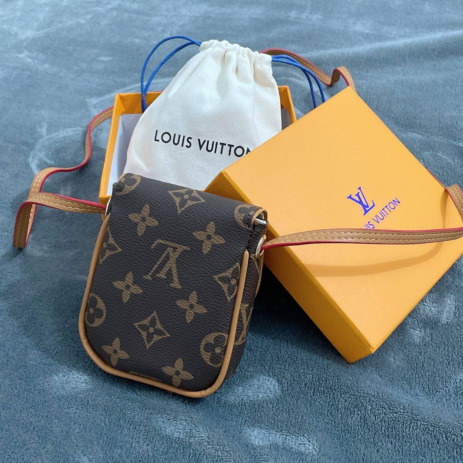 Replica Louis Vuitton Classic Monogram Waist Bag L06