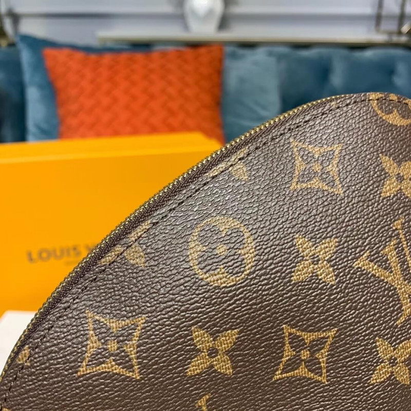 Replica Louis Vuitton Monogram Canvas Cosmetic Pouch M47515