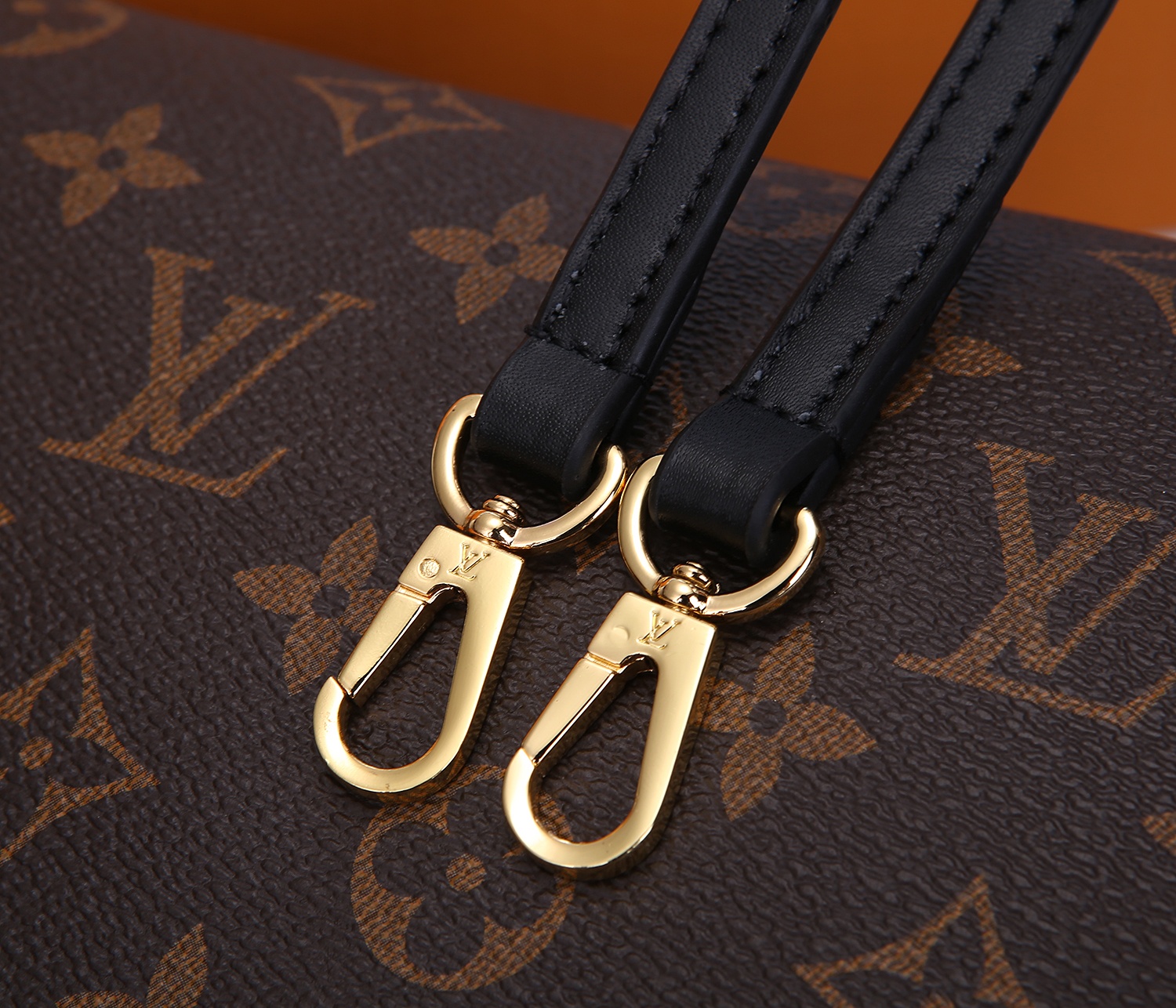 Replica Louis Vuitton Locky Bb 44141/44322