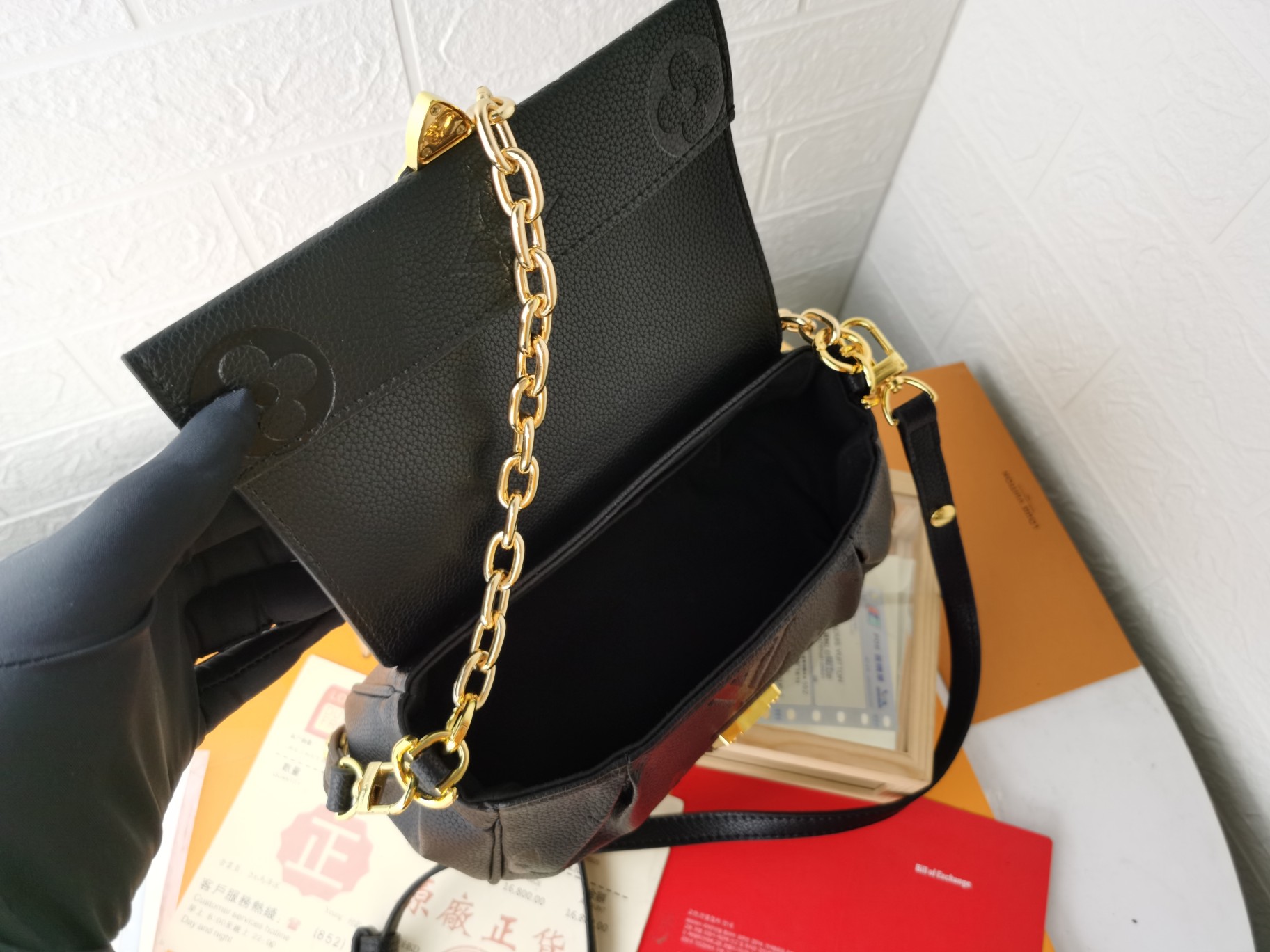 Replica Louis Vuitton Favorite M45813