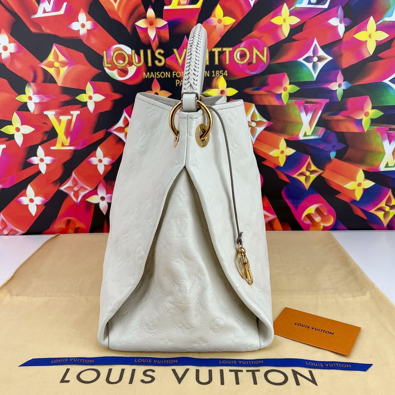 Replica Louis Vuitton Artsy Mm Classic Monogram Empreinte Mbossed White Leather Shoulder Bag M93449