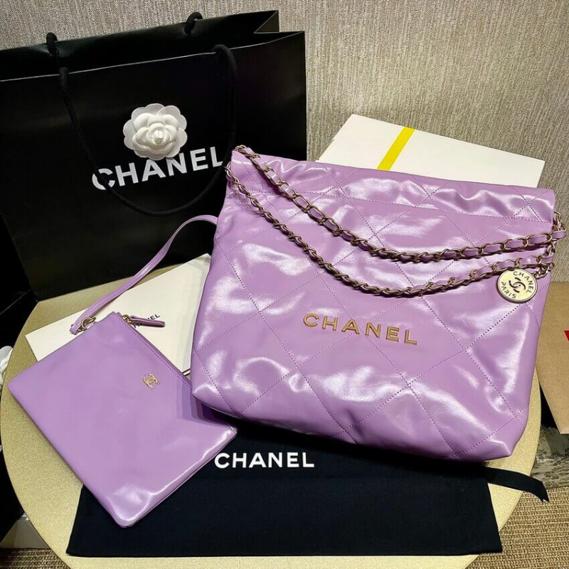 Replica Chanel 22 Handbag Shiny Calfskin As3261