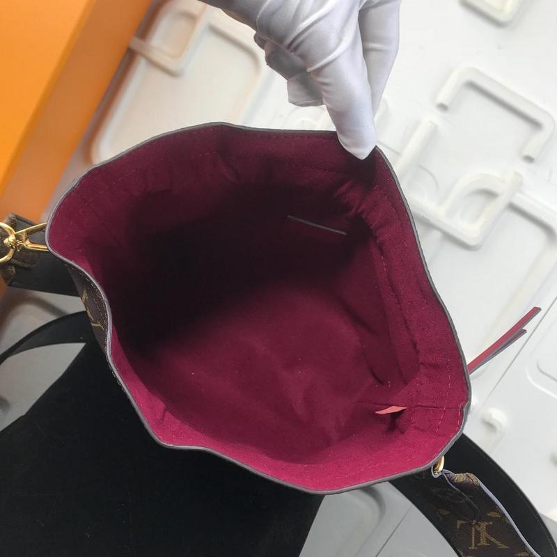 Replica Louis Vuitton Aaa-Noe Pouch M43445