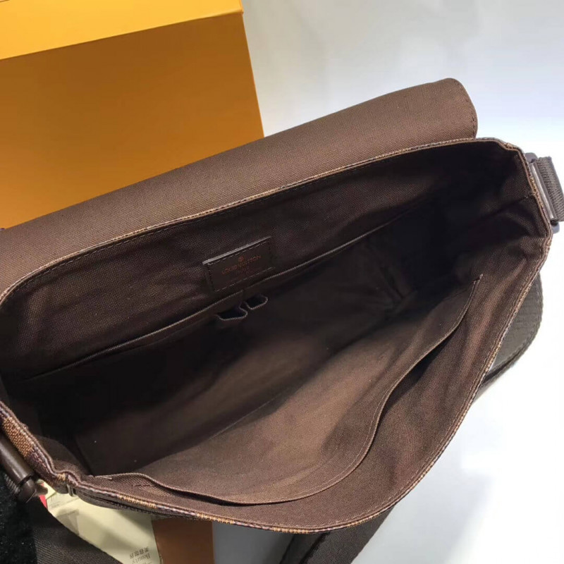 Replica Louis Vuitton Damier Ebene Canvas District Mm N41213