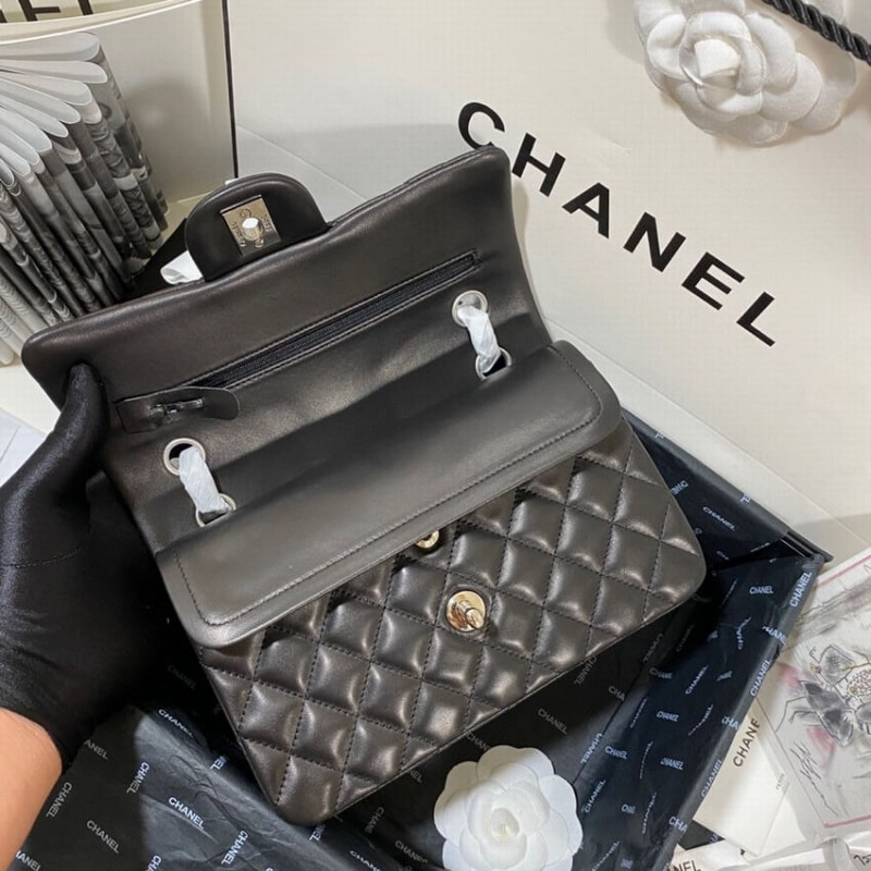 Replica Chanel Small Classic Double Flap Bag A01113 In Lambskin